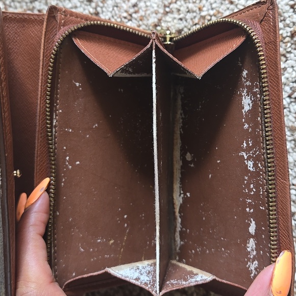 Authentic LV Wallet condition is fair-Has Serial Number - Picture 7 of 8